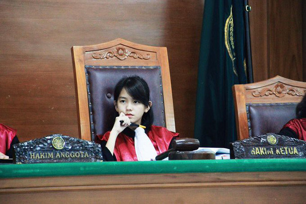 Thẩm phán mới 22 tuổi xinh như diễn viên Hàn Quốc Tham phan moi 22 tuoi xinh nhu dien vien Han Quoc
