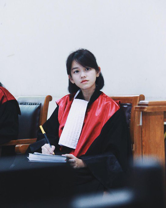 Thẩm phán mới 22 tuổi xinh như diễn viên Hàn Quốc - Hình 3 Tham phan moi 22 tuoi xinh nhu dien vien Han Quoc-Hinh-3