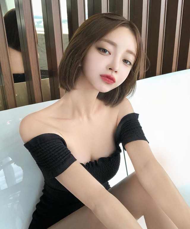 Nữ thần mặt ngây thơ nhưng body nóng bỏng khiến bao chàng trai say đắm - Hình 3 Nu than mat ngay tho nhung body nong bong khien bao chang trai say dam-Hinh-3