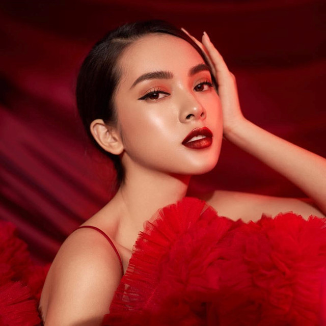 Dàn gái xinh càng ngày càng hot sau khi trở thành "người tình" của ca sĩ Việt Dan gai xinh cang ngay cang hot sau khi tro thanh