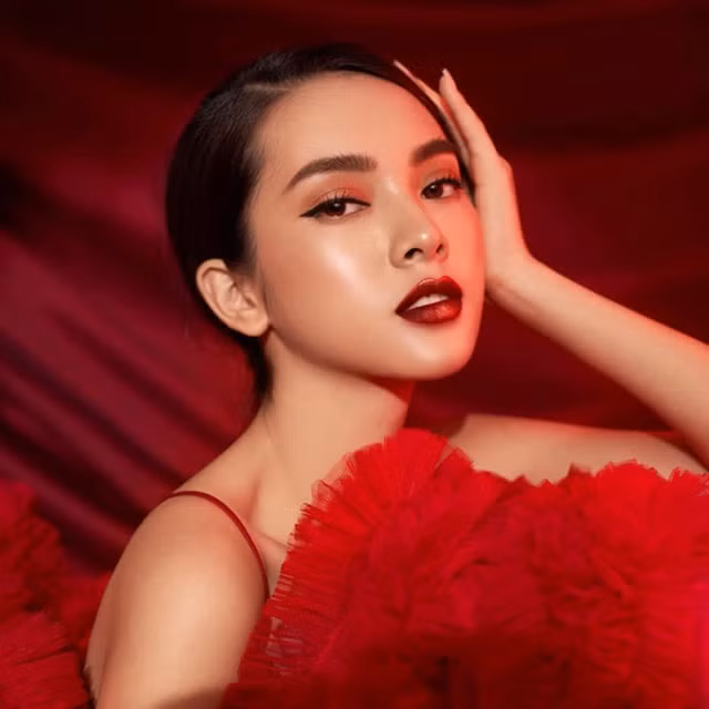 Dan gai xinh cang ngay cang hot sau khi tro thanh 