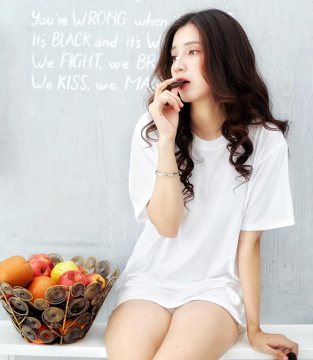 Dàn gái xinh càng ngày càng hot sau khi trở thành "người tình" của ca sĩ Việt - Hình 5 Dan gai xinh cang ngay cang hot sau khi tro thanh