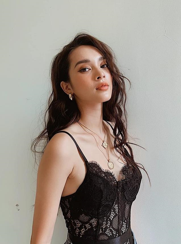 Dàn gái xinh càng ngày càng hot sau khi trở thành "người tình" của ca sĩ Việt - Hình 3 Dan gai xinh cang ngay cang hot sau khi tro thanh