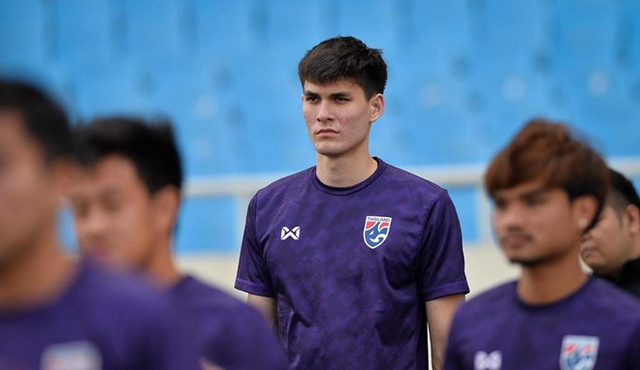 Trung vệ U23 Thái Lan cao gần 2m "đốn tim" fan vì quá đẹp trai Trung ve U23 Thai Lan cao gan 2m