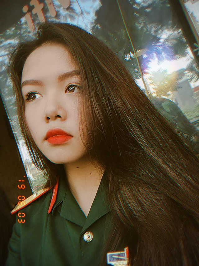 Nữ thiếu uý sở hữu body nóng bỏng "vạn người mê" nhờ làm điều này trong 1 tháng Nu thieu uy so huu body nong bong
