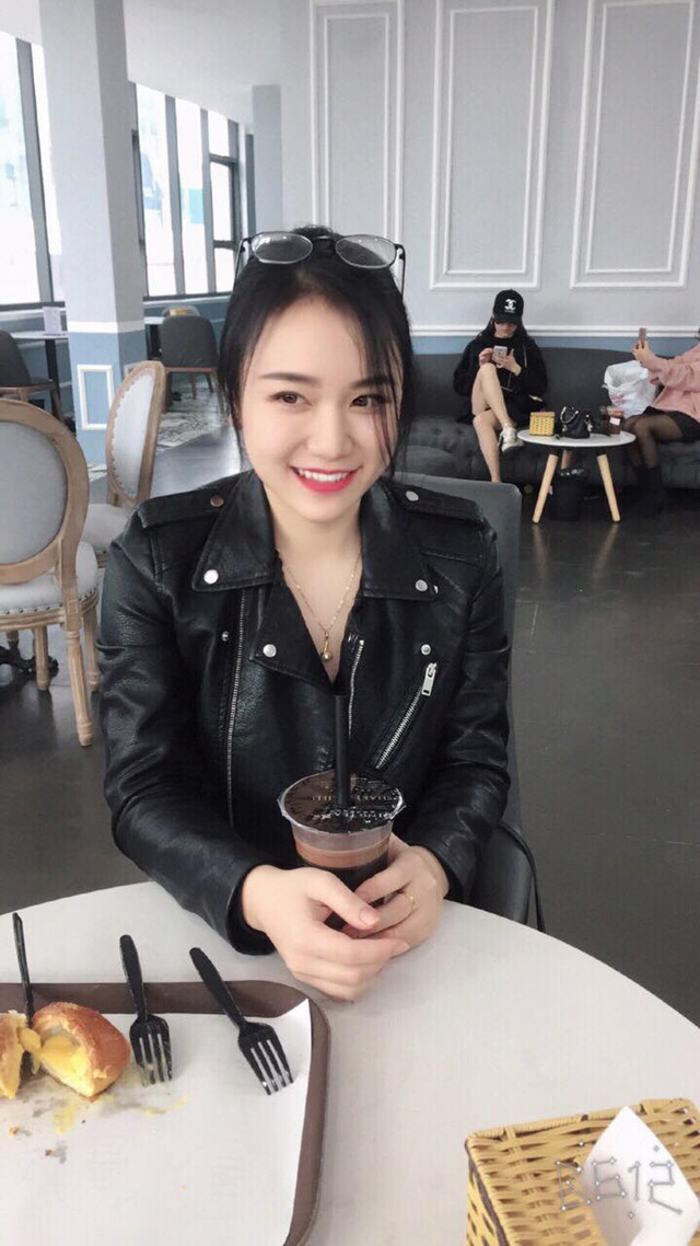 Cô giáo xinh hơn hotgirl thu hút mọi ánh nhìn sau bức ảnh này - Hình 5 Co giao xinh hon hotgirl thu hut moi anh nhin sau buc anh nay-Hinh-5