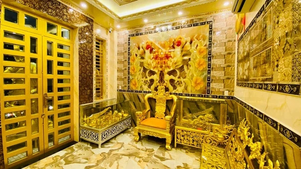 Đi xem ngôi nhà mạ vàng lấp lánh của đại gia miền Tây - Hình 4 Di xem ngoi nha ma vang lap lanh cua dai gia mien Tay-Hinh-4