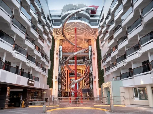 Cận cảnh tàu du lịch khổng lồ MSC World Europa phục vụ World Cup 2022 giá hơn 5 triệu đồng/đêm - Hình 3 Can canh tau du lich khong lo MSC World Europa phuc vu World Cup 2022 gia hon 5 trieu dong/dem-Hinh-3