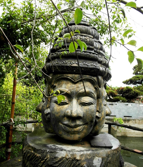 Trước khi 'ngã ngựa', các đại gia đã bạo tay vung tiền như nào? - Hình 4 Truoc khi 'nga ngua', cac dai gia da bao tay vung tien nhu nao?-Hinh-4