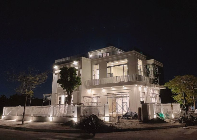 Vào bên trong căn biệt thự tiền tỷ ở Phú Mỹ Hưng của diễn viên Quốc Trường - Hình 2 Vao ben trong can biet thu tien ty o Phu My Hung cua dien vien Quoc Truong-Hinh-2