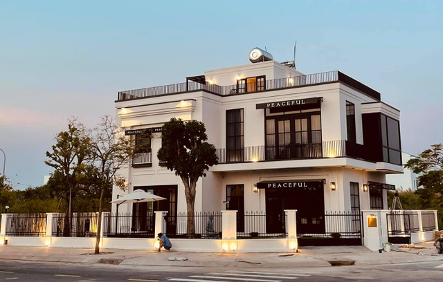 Vào bên trong căn biệt thự tiền tỷ ở Phú Mỹ Hưng của diễn viên Quốc Trường - Hình 3 Vao ben trong can biet thu tien ty o Phu My Hung cua dien vien Quoc Truong-Hinh-3