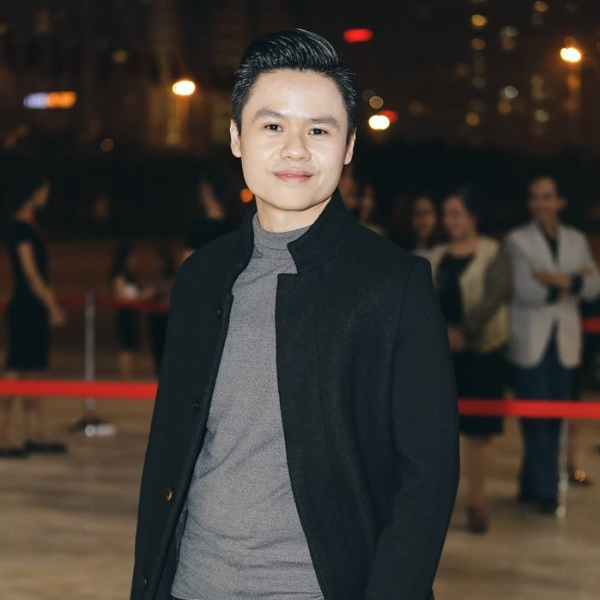Hình ảnh thiếu gia Phan Thành từng tiêu 36 tỷ/ngày giờ thành ông bố bỉm sữa Hinh anh thieu gia Phan Thanh tung tieu 36 ty/ngay gio thanh ong bo bim sua