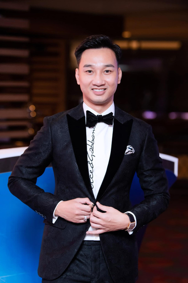 Vào xem căn penthouse rộng như biệt thự của vợ chồng MC Thành Trung - Ngọc Hương Vao xem can penthouse rong nhu biet thu cua vo chong MC Thanh Trung - Ngoc Huong