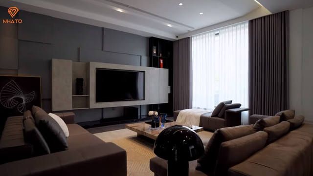 Bên trong căn biệt thự xa xỉ hơn 120 tỷ của đại gia Hà thành - Hình 7 Ben trong can biet thu xa xi hon 120 ty cua dai gia Ha thanh-Hinh-7