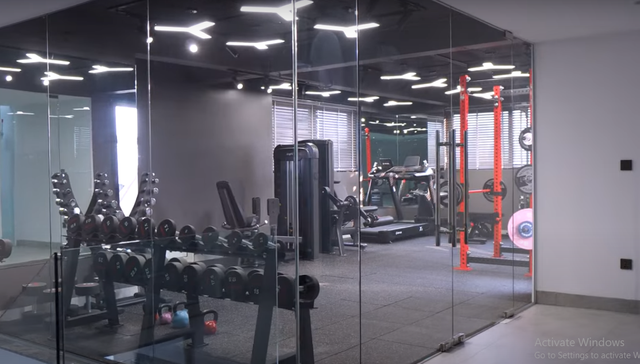 Bên trong căn biệt thự xa xỉ hơn 120 tỷ của đại gia Hà thành - Hình 12 Ben trong can biet thu xa xi hon 120 ty cua dai gia Ha thanh-Hinh-12