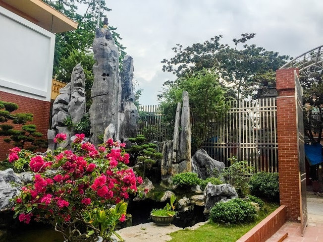 Trầm trồ biệt thự đồ sộ như lâu đài của nữ đại gia Phú Thọ - Hình 7 Tram tro biet thu do so nhu lau dai cua nu dai gia Phu Tho-Hinh-7