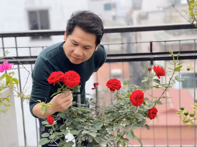 Chi tiet co ngoi bac ty giua pho cua ca si Trong Tan-Hinh-11