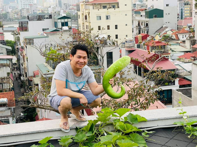 Chi tiet co ngoi bac ty giua pho cua ca si Trong Tan-Hinh-5