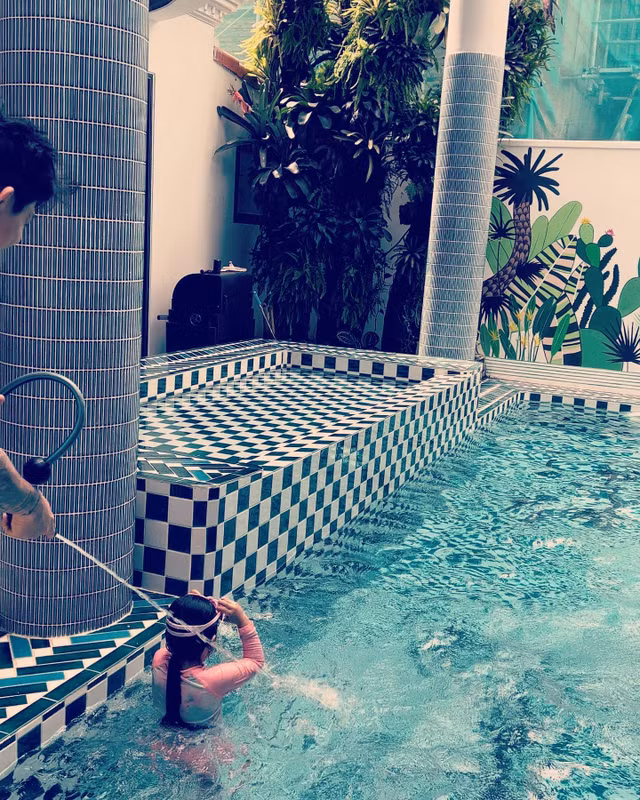 Vao xem can biet thu co be boi cua dai gia Minh Nhua-Hinh-8