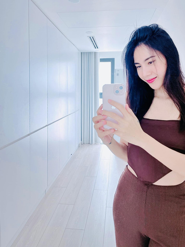 Hé lộ bên trong biệt thự mới của Công Vinh - Thủy Tiên He lo ben trong biet thu moi cua Cong Vinh - Thuy Tien