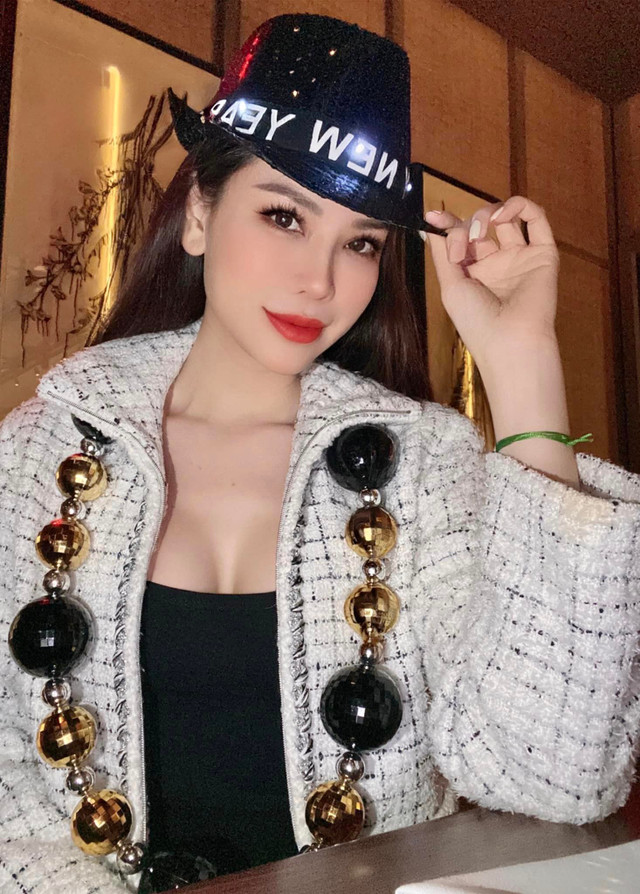 Con dâu tỷ phú Hoàng Kiều giàu cỡ nào khi về ăn Tết bằng máy bay riêng? Con dau ty phu Hoang Kieu giau co nao khi ve an Tet bang may bay rieng?