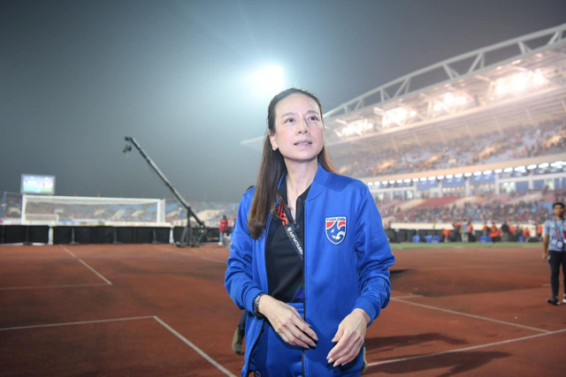 Trưởng đoàn đội tuyển bóng đá Thái Lan Madam Pang giàu cỡ nào? - Hình 4 Truong doan doi tuyen bong da Thai Lan Madam Pang giau co nao?-Hinh-4