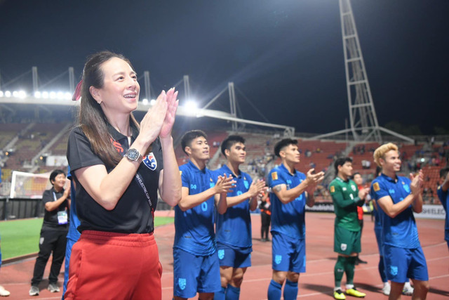 Trưởng đoàn đội tuyển bóng đá Thái Lan Madam Pang giàu cỡ nào? - Hình 3 Truong doan doi tuyen bong da Thai Lan Madam Pang giau co nao?-Hinh-3