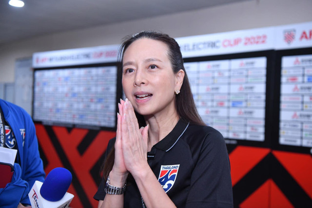 Trưởng đoàn đội tuyển bóng đá Thái Lan Madam Pang giàu cỡ nào? - Hình 10 Truong doan doi tuyen bong da Thai Lan Madam Pang giau co nao?-Hinh-10