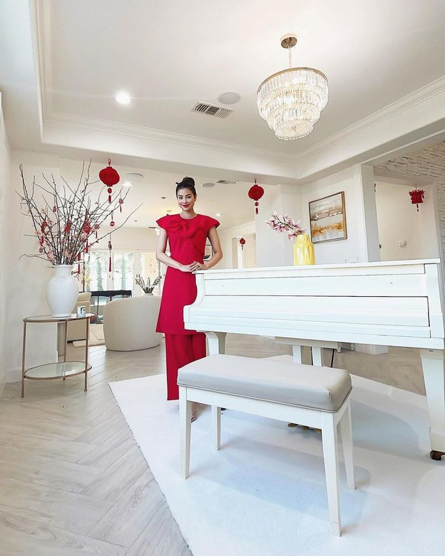 Hoa hậu Phạm Hương khoe biệt thự ngập sắc Tết Việt ở Mỹ - Hình 7 Hoa hau Pham Huong khoe biet thu ngap sac Tet Viet o My-Hinh-7