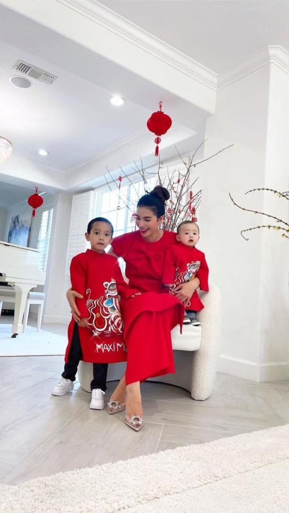 Hoa hậu Phạm Hương khoe biệt thự ngập sắc Tết Việt ở Mỹ - Hình 6 Hoa hau Pham Huong khoe biet thu ngap sac Tet Viet o My-Hinh-6