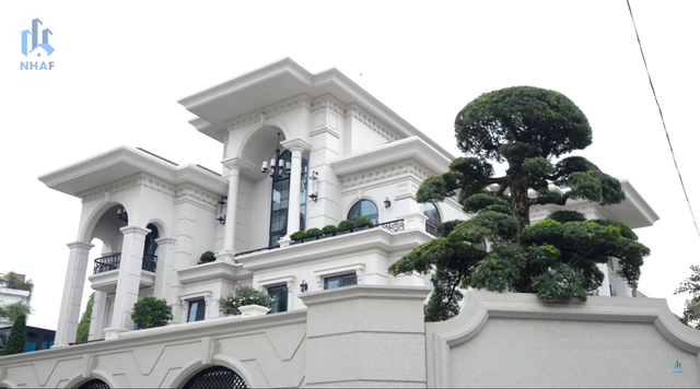 Biệt thự hoành tráng như cung điện của đại gia ở Vĩnh Phúc Biet thu hoanh trang nhu cung dien cua dai gia o Vinh Phuc