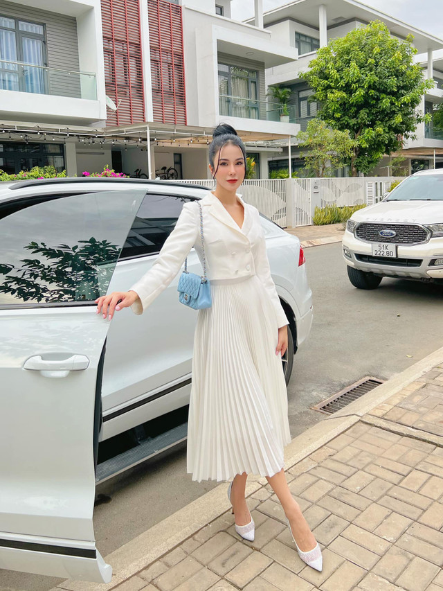 Đi thăm nhà mới Diệp Lâm Anh được mẹ tặng sau ly hôn Di tham nha moi Diep Lam Anh duoc me tang sau ly hon
