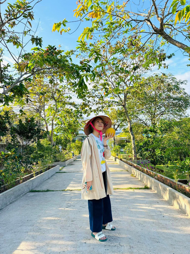 Khu vườn rộng như khu du lịch sinh thái của Mỹ Tâm Khu vuon rong nhu khu du lich sinh thai cua My Tam