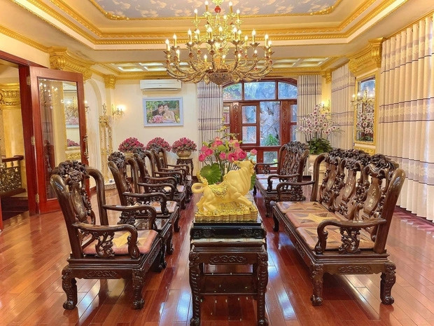 Đi xem biệt thự của đại gia Việt trang hoàng lộng lẫy đón Tết - Hình 9 Di xem biet thu cua dai gia Viet trang hoang long lay don Tet-Hinh-9