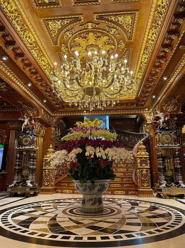 Đi xem biệt thự của đại gia Việt trang hoàng lộng lẫy đón Tết - Hình 2 Di xem biet thu cua dai gia Viet trang hoang long lay don Tet-Hinh-2