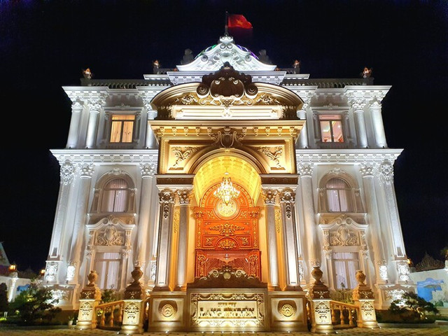 Bên trong dinh thự Lang Truyền dát vàng của đại gia Tây đô - Hình 2 Ben trong dinh thu Lang Truyen dat vang cua dai gia Tay do-Hinh-2