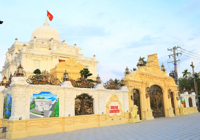 Bên trong dinh thự Lang Truyền dát vàng của đại gia Tây đô Ben trong dinh thu Lang Truyen dat vang cua dai gia Tay do