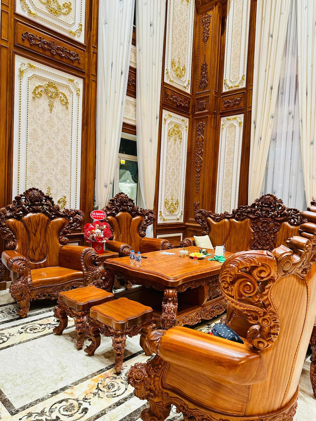 Bên trong dinh thự Lang Truyền dát vàng của đại gia Tây đô - Hình 9 Ben trong dinh thu Lang Truyen dat vang cua dai gia Tay do-Hinh-9