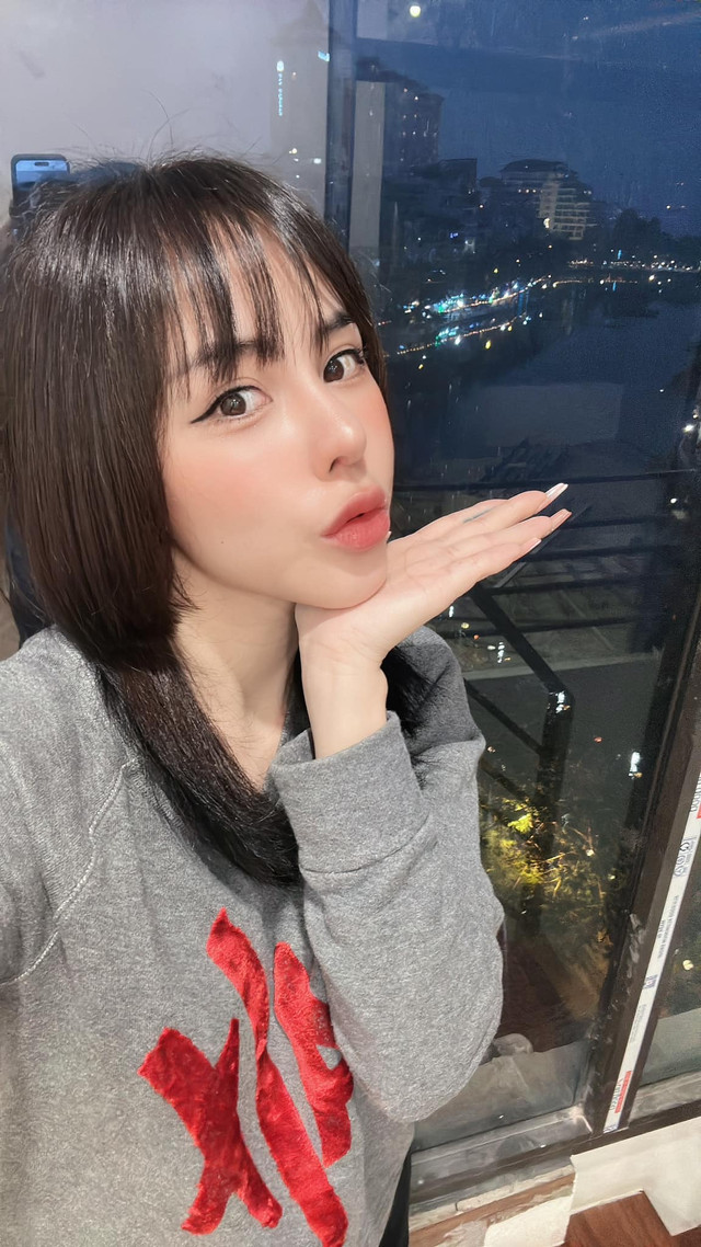 Huỳnh Anh và Bạch Lan Phương khoe nhà mới view ven hồ - Hình 3 Huynh Anh va Bach Lan Phuong khoe nha moi view ven ho-Hinh-3