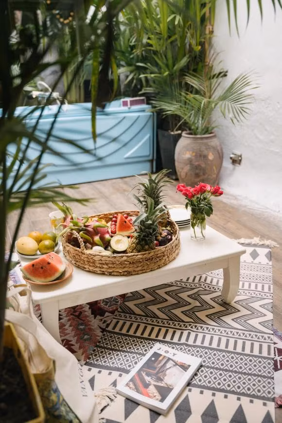 Huynh Anh va Bach Lan Phuong khoe nha moi view ven ho-Hinh-8