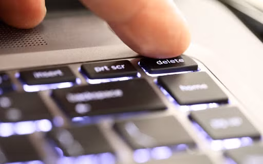 Co phieu DIC roi vao dien huy niem yet bat buoc