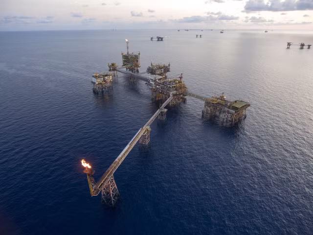 Anh huong COVID-19 va gia dau giam, doanh thu quy 1 cua PVN chi dat 91% ke hoach