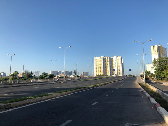 Sài Gòn đẹp dịu dàng sáng mùng 1 tết - Hình 17 Sai Gon dep diu dang sang mung 1 tet-Hinh-17