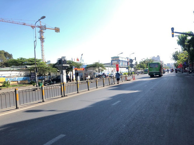 Sài Gòn đẹp dịu dàng sáng mùng 1 tết - Hình 7 Sai Gon dep diu dang sang mung 1 tet-Hinh-7