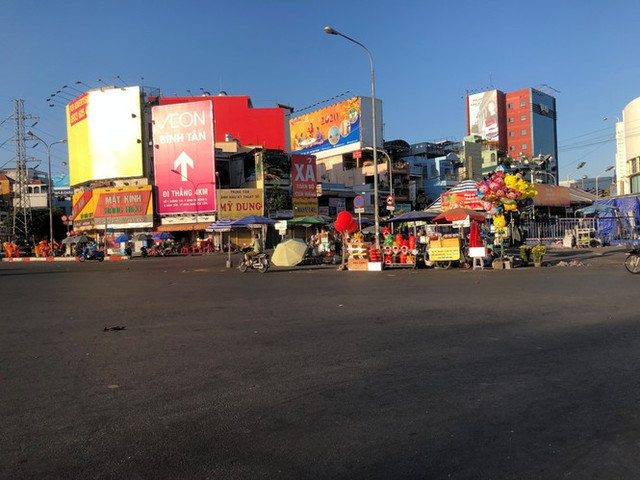 Sài Gòn đẹp dịu dàng sáng mùng 1 tết - Hình 16 Sai Gon dep diu dang sang mung 1 tet-Hinh-16