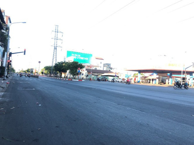 Sài Gòn đẹp dịu dàng sáng mùng 1 tết - Hình 9 Sai Gon dep diu dang sang mung 1 tet-Hinh-9