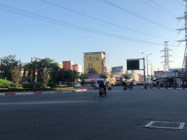 Sài Gòn đẹp dịu dàng sáng mùng 1 tết - Hình 12 Sai Gon dep diu dang sang mung 1 tet-Hinh-12