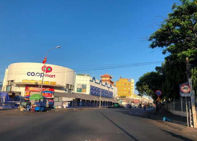 Sài Gòn đẹp dịu dàng sáng mùng 1 tết - Hình 15 Sai Gon dep diu dang sang mung 1 tet-Hinh-15