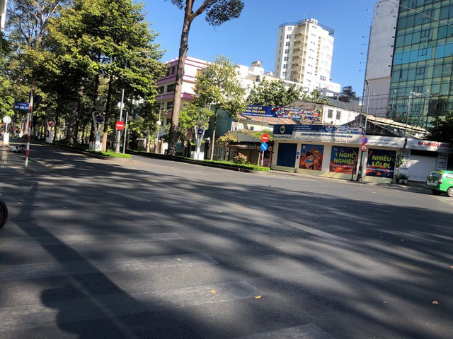 Sài Gòn đẹp dịu dàng sáng mùng 1 tết - Hình 8 Sai Gon dep diu dang sang mung 1 tet-Hinh-8