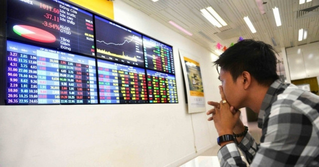 Chứng khoán hôm nay 15/4: Đầu tư cổ phiếu nào giữa lúc thị trường giằng co? Chung khoan hom nay 15/4: Dau tu co phieu nao giua luc thi truong giang co?